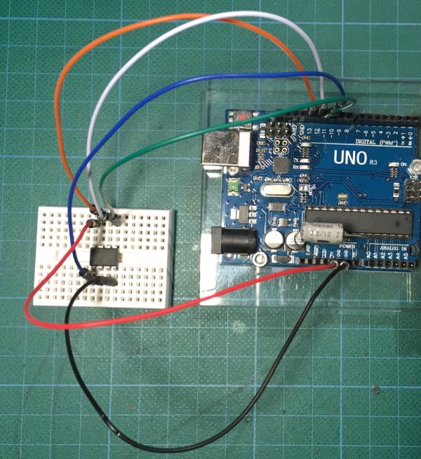Bild "Elektronik:Arduino_ATTiny.jpg"